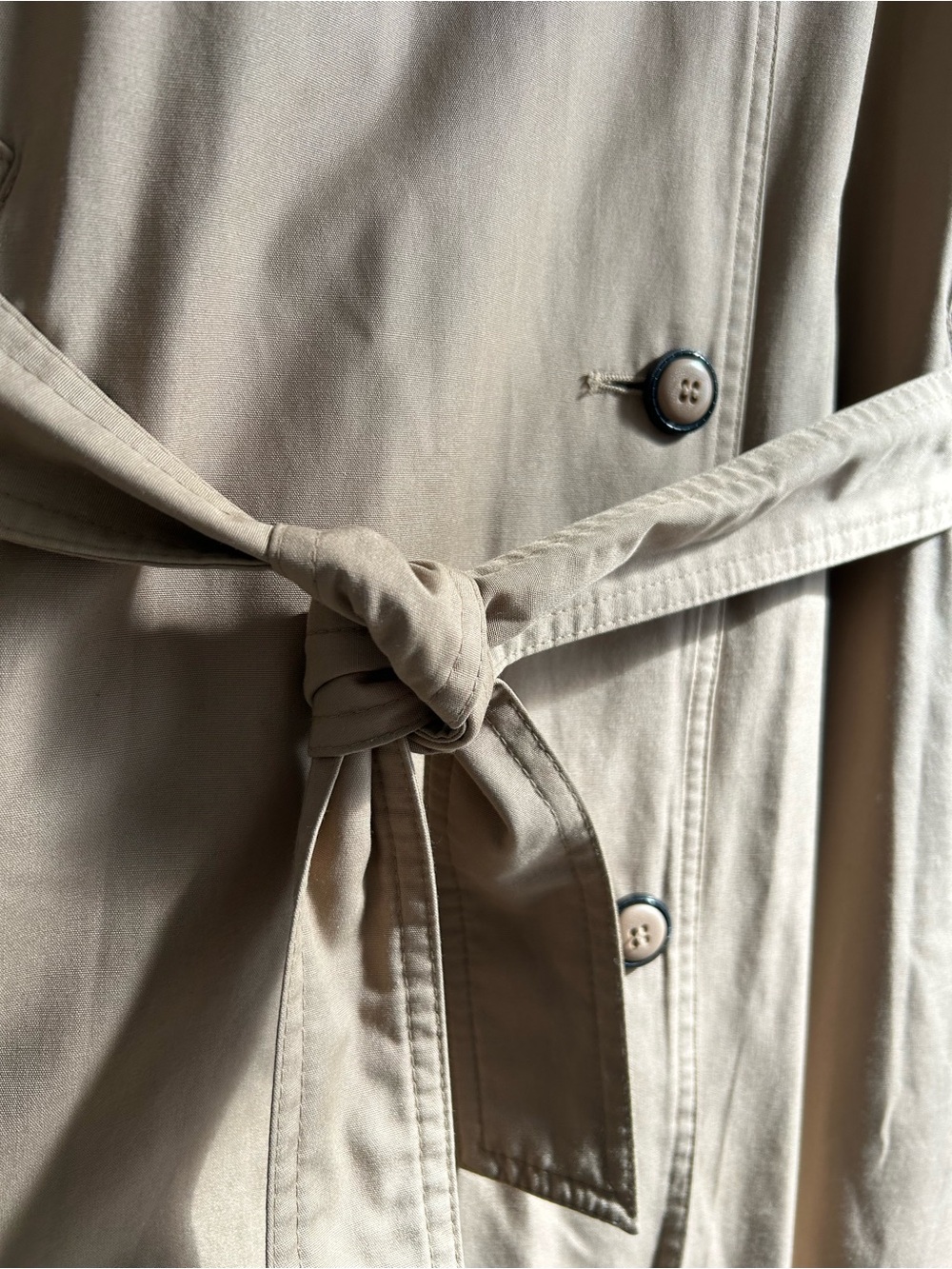 Women’s Size 10 Vintage London Fog Beige/Tan Classic Trench Coat with Belt - Picture 4 of 16